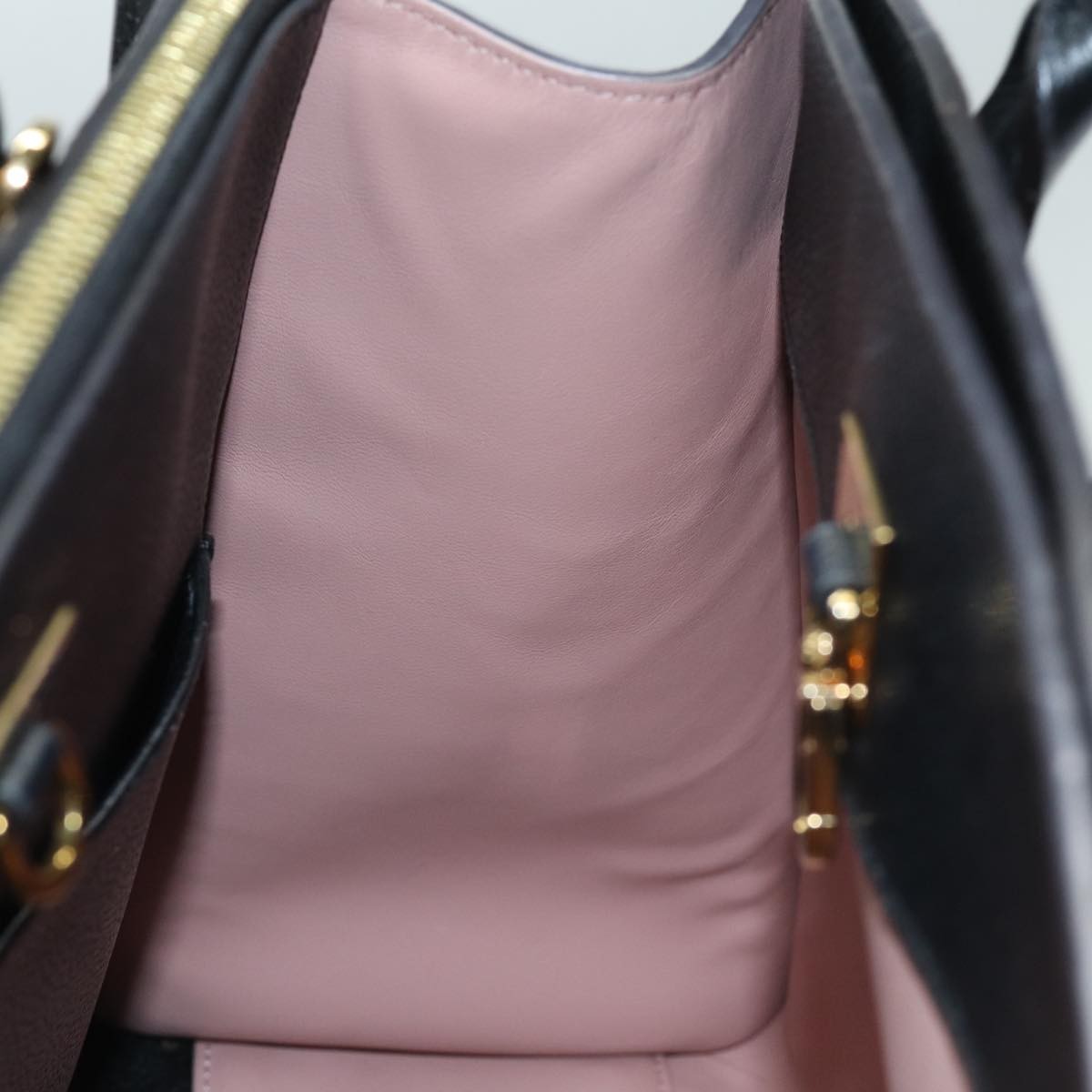 Louis Vuitton City Steamer Leather Black Leather Handbag (Pre-Owned)