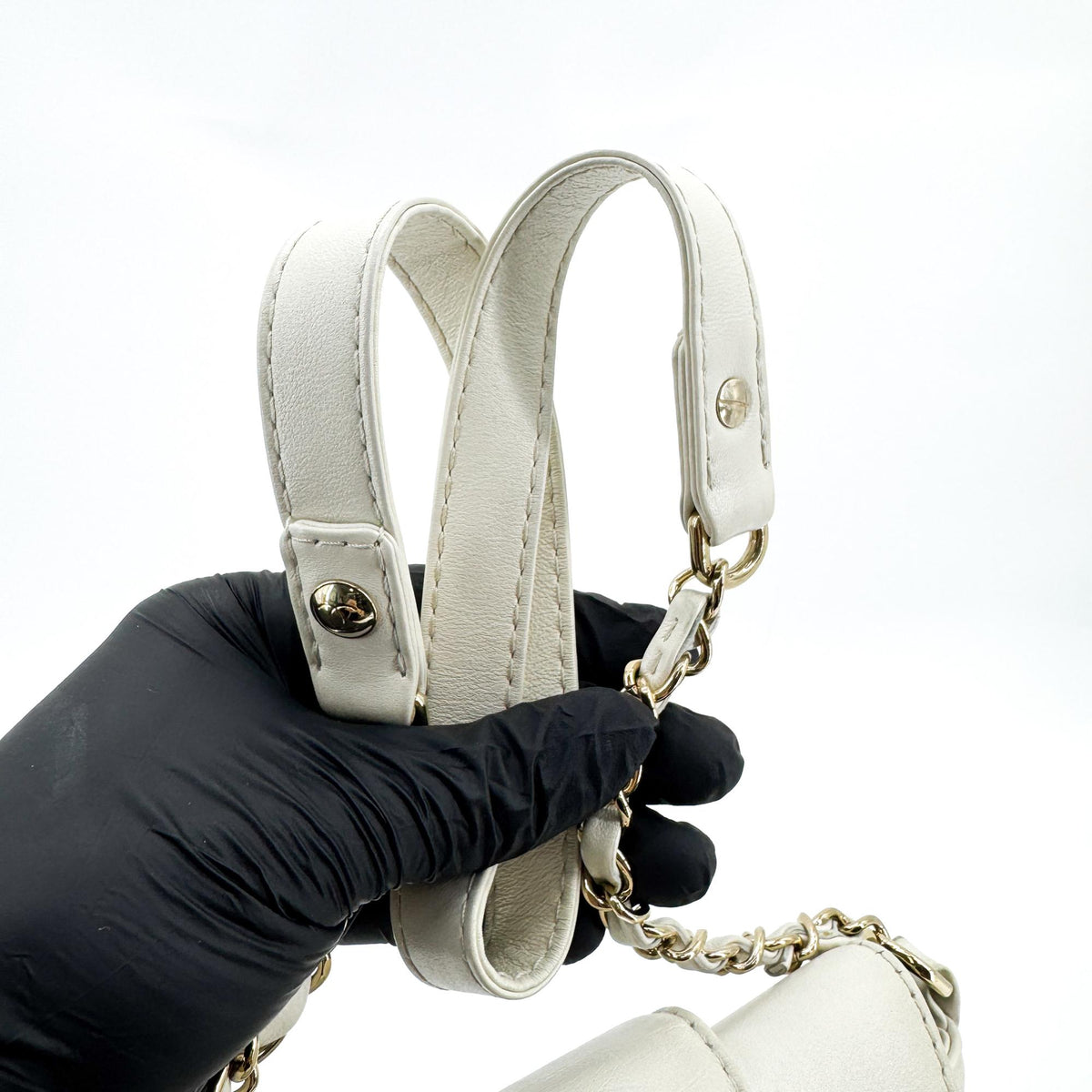 Chanel Cc Lock Flap Bucket Quilted Lambskin White Leather Shoulder Bag Bag (Pre-Owned)