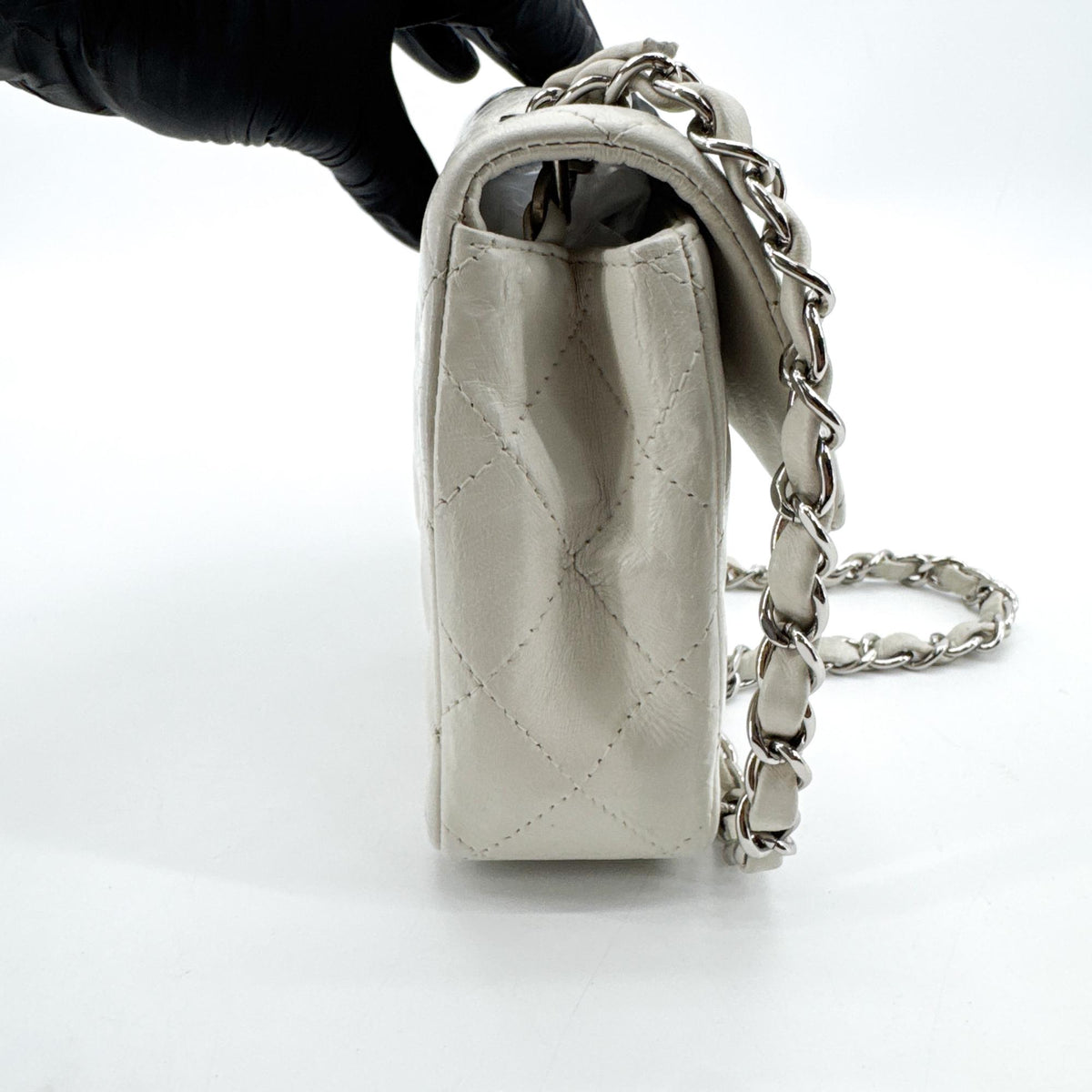 Chanel Classic Single Flap Bag Quilted Lambskin White Leather Shoulder Bag Bag (Pre-Owned)
