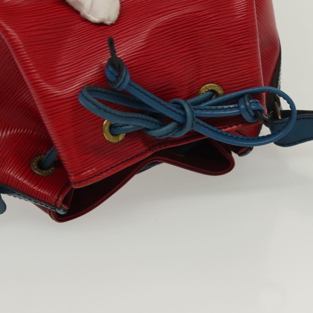 Louis Vuitton Petit Noe Epi Leather Red Leather Shoulder Bag Bag (Pre-Owned)
