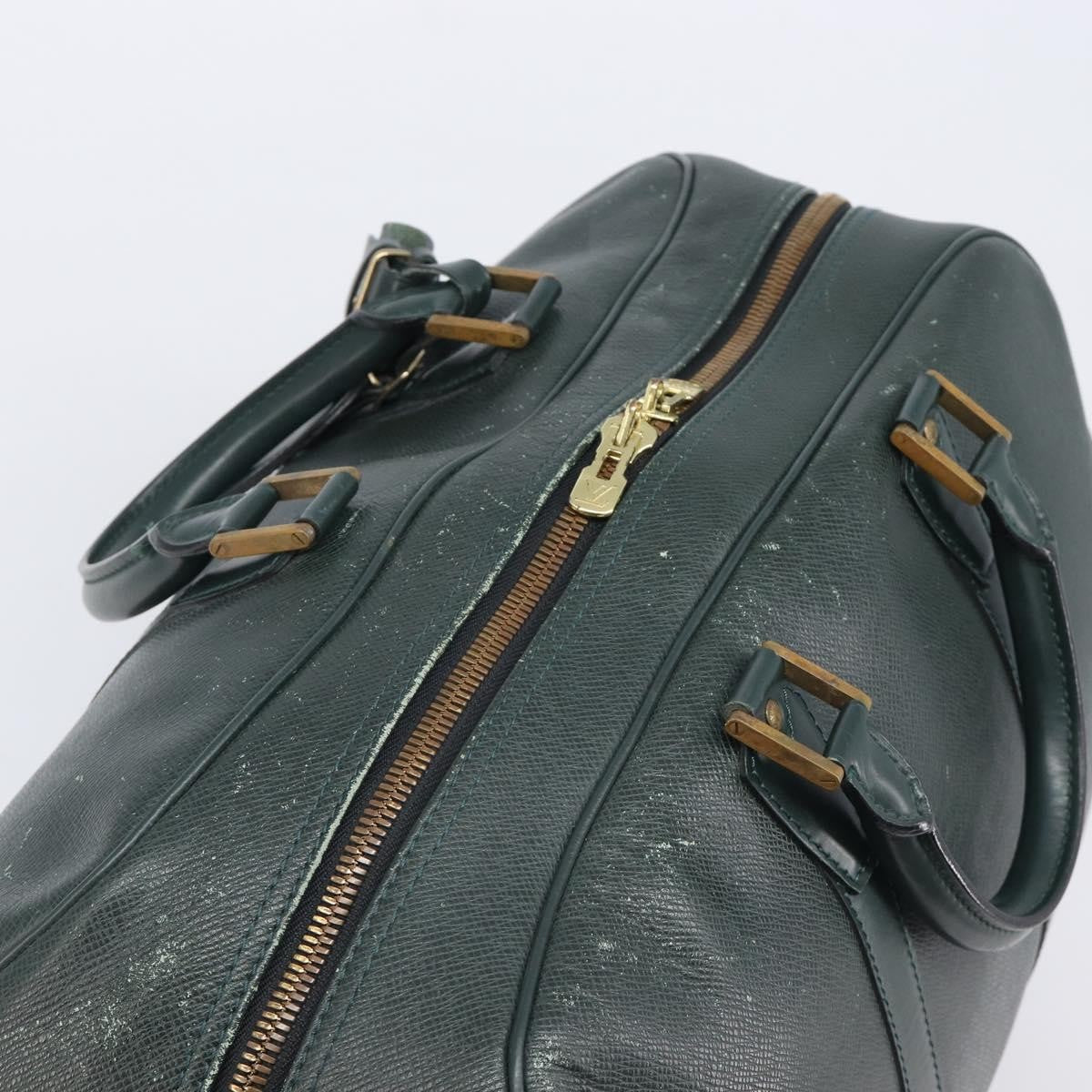 Louis Vuitton Kendall Taiga Leather Green Leather Handbag (Pre-Owned)