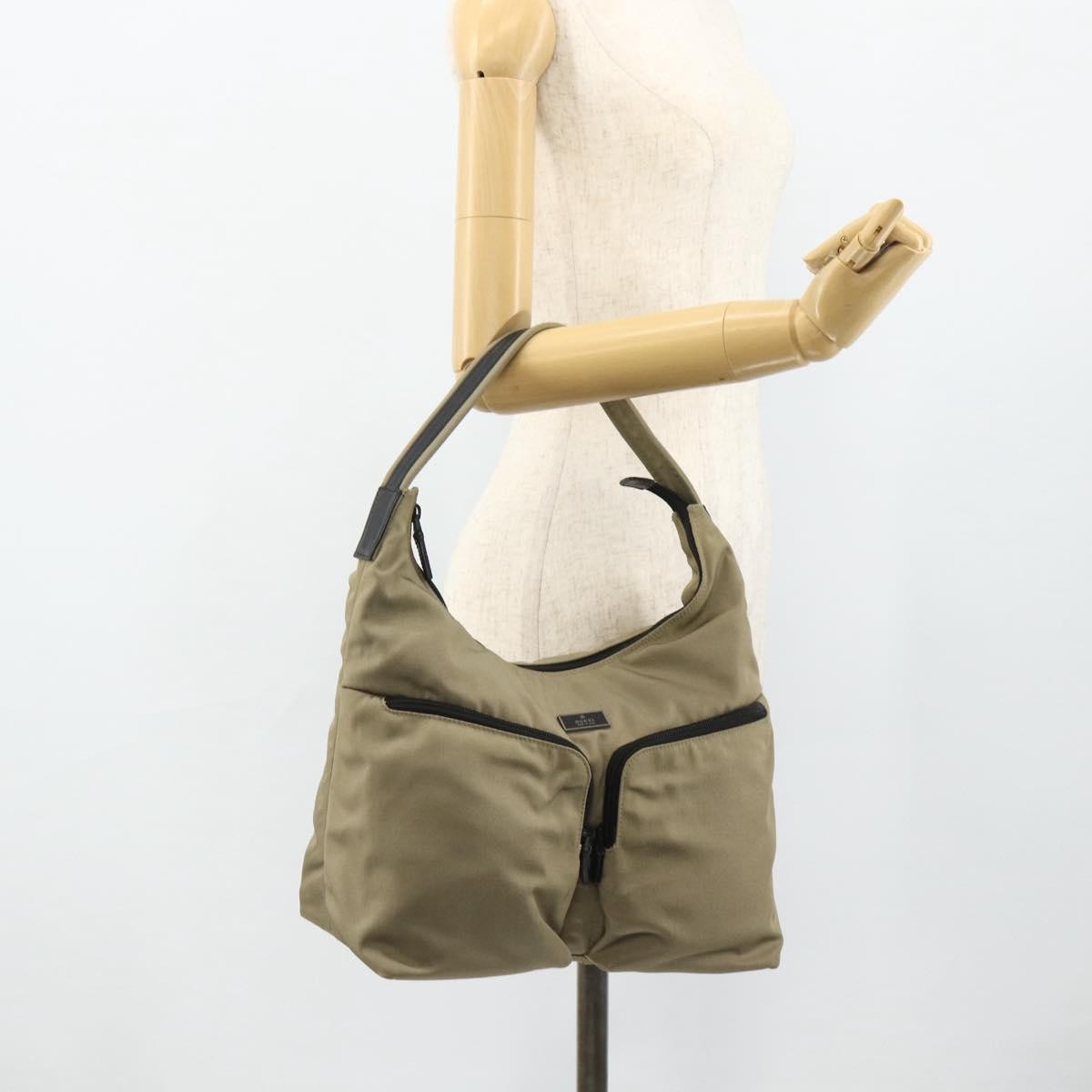 Gucci Double Pocket Hobo Nylon Beige Nylon Shoulder Bag Bag (Pre-Owned)