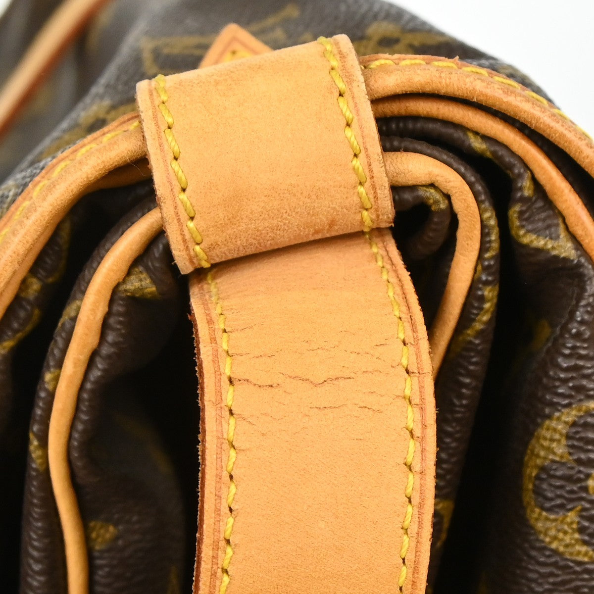 Louis Vuitton Saumur Monogram Brown Canvas Shoulder Bag Bag (Pre-Owned)