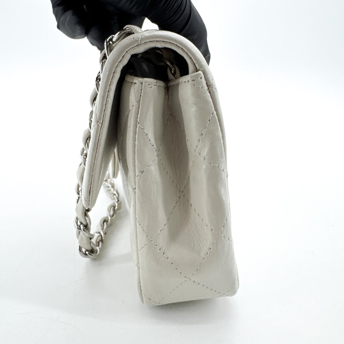 Chanel Classic Single Flap Bag Quilted Lambskin White Leather Shoulder Bag Bag (Pre-Owned)