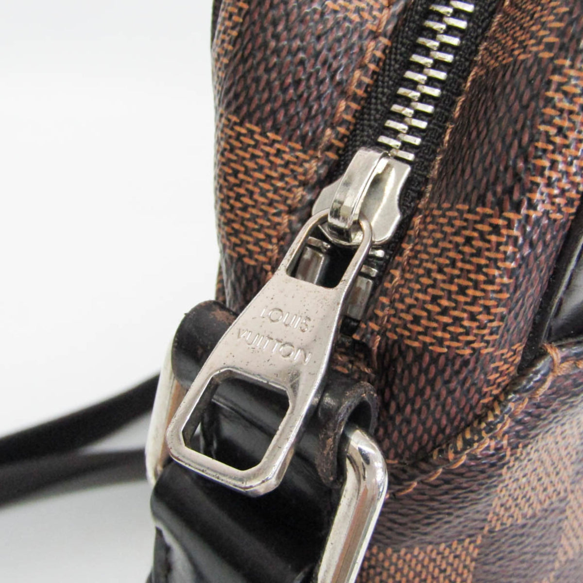 Louis Vuitton Jake Messenger Damier Brown Canvas Handbag (Pre-Owned)