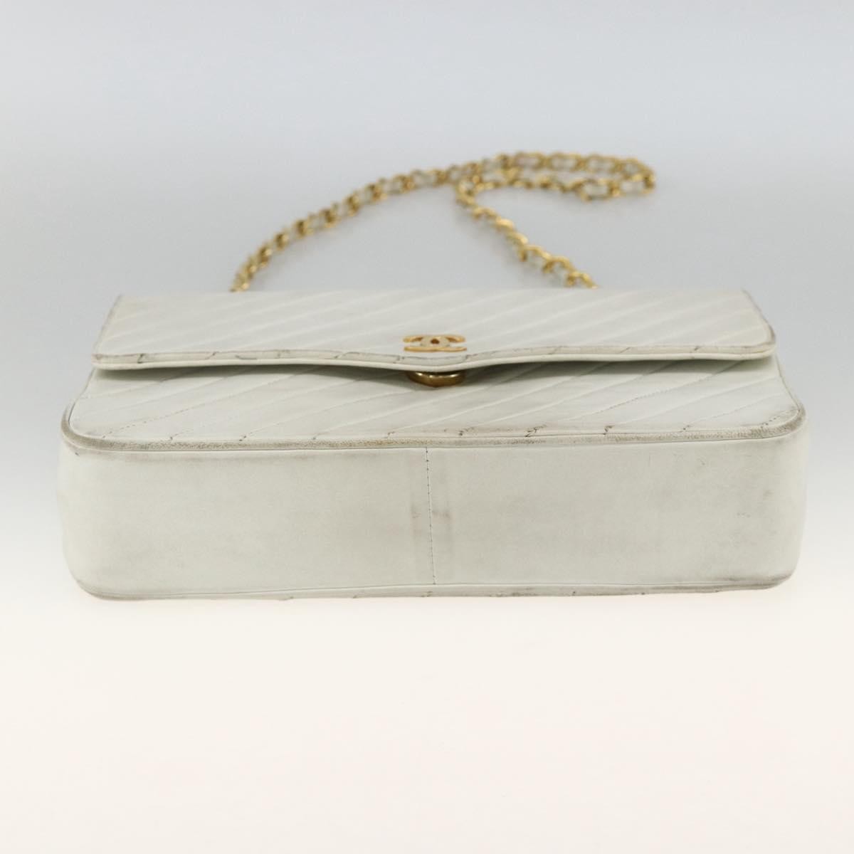 Chanel Matelasse Chain Leather White Leather Shoulder Bag Bag (Pre-Owned)