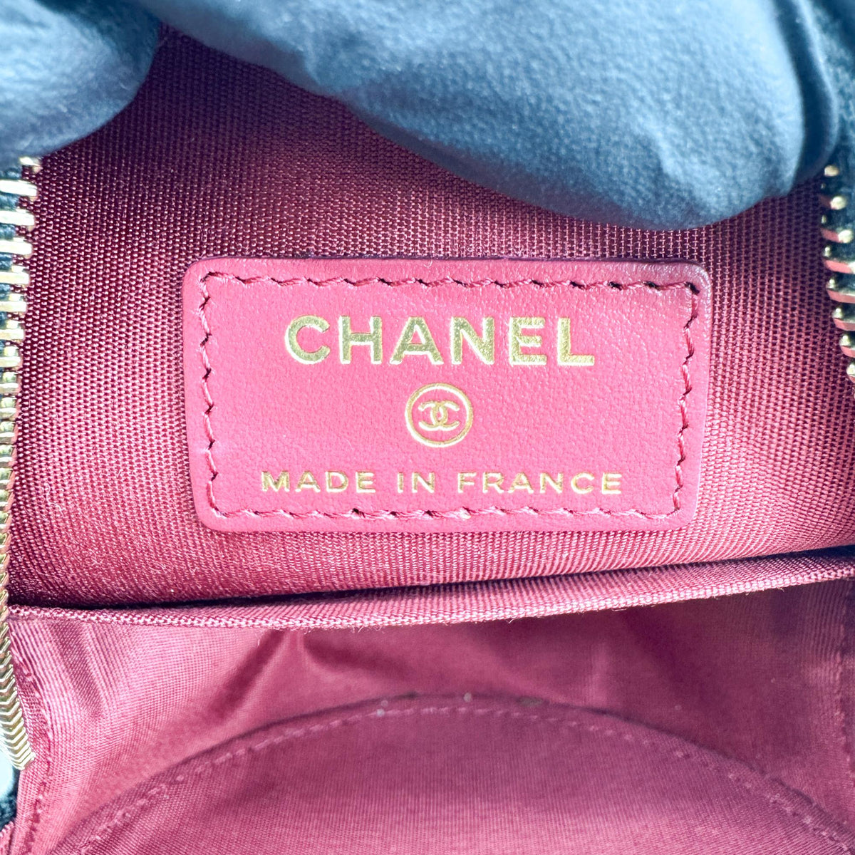 Chanel 19 Round Clutch With Chain Quilted Leather Black Leather Clutche & Pouche Bag (Pre-Owned)