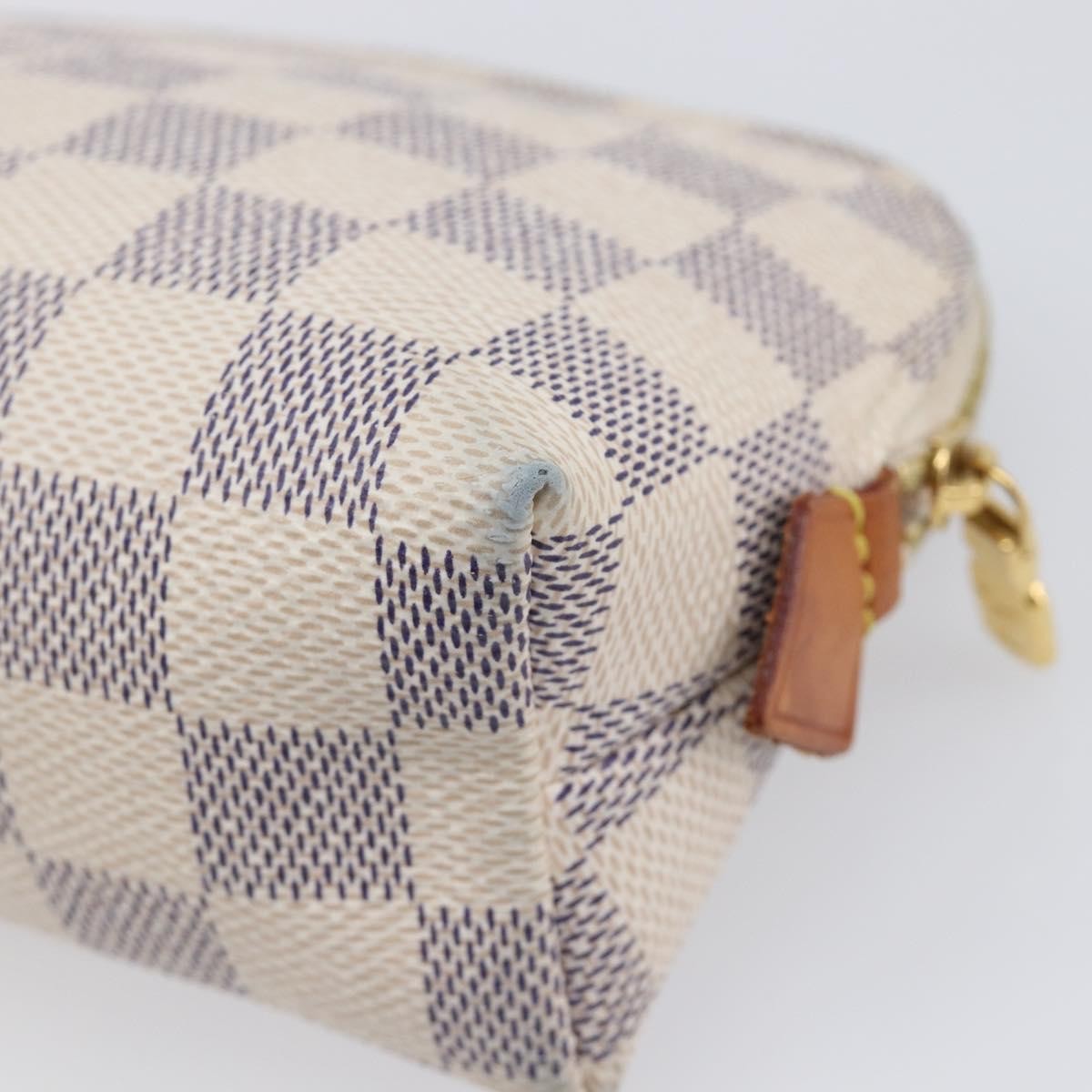 Louis Vuitton Cosmetic Damier Beige Canvas Toiletry Case Accessory (Pre-Owned)