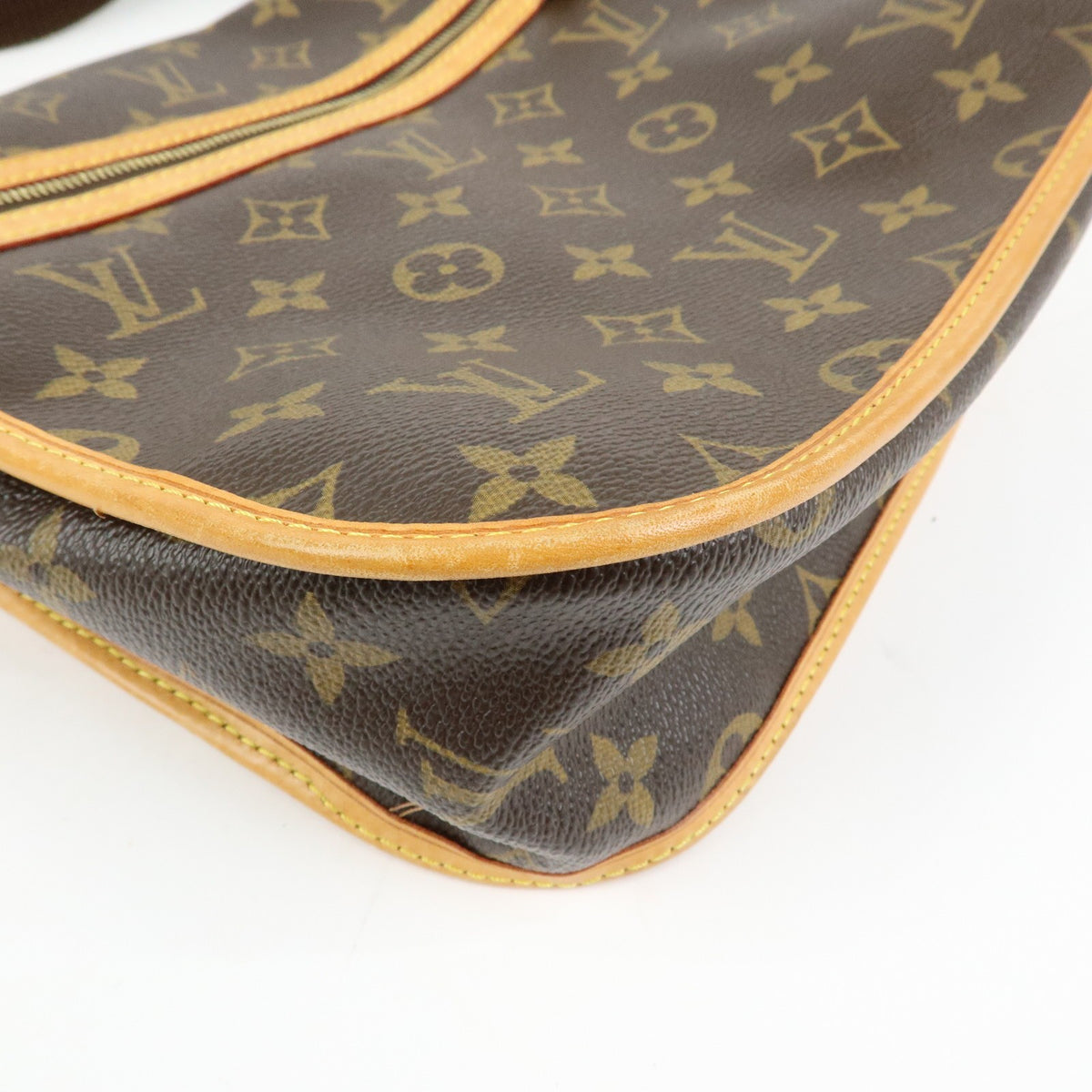 Louis Vuitton Bosphore Messenger Monogram Canvas Brown Canvas Handbag (Pre-Owned)