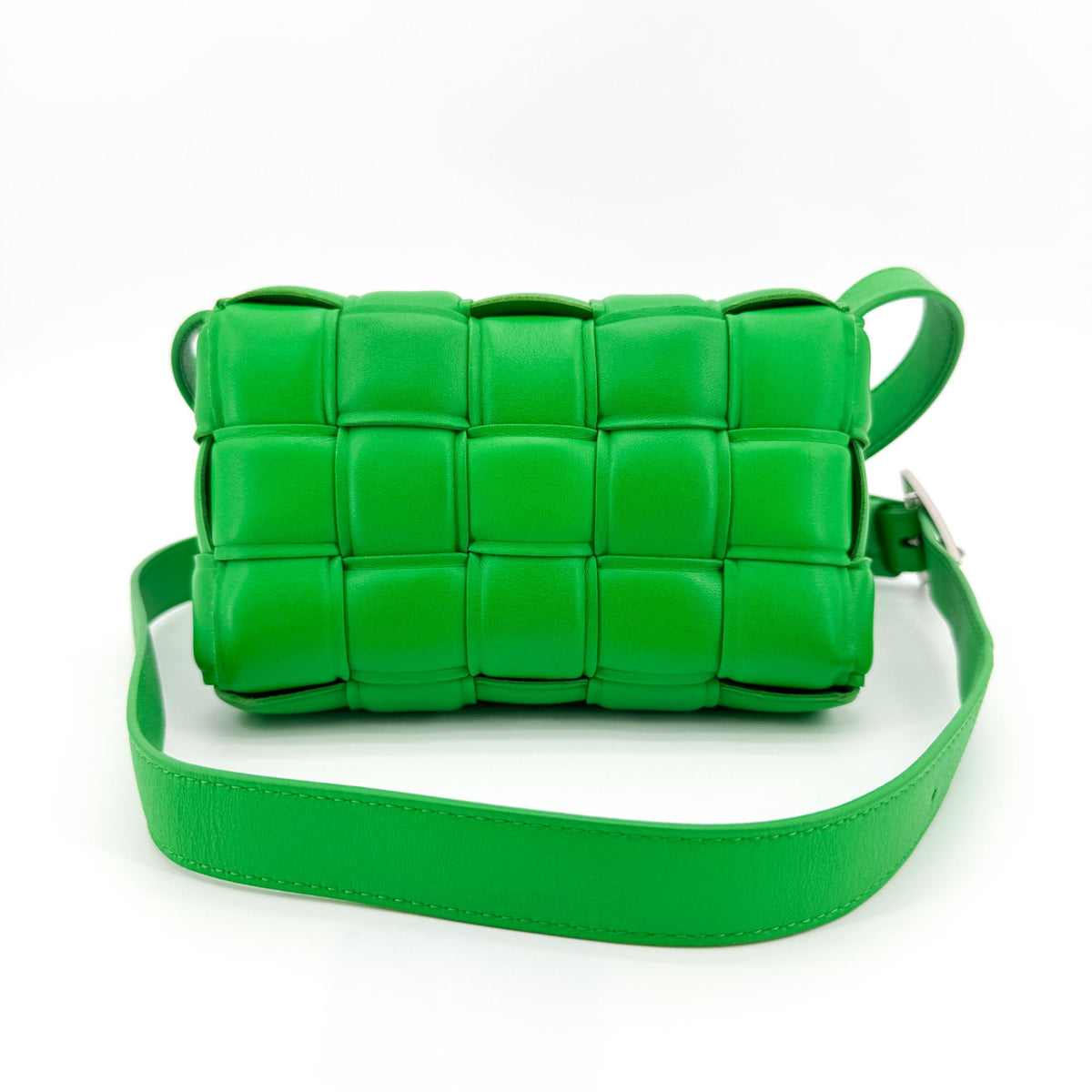 Bottega Veneta Cassette Padded Maxi Intrecciato Leather Green Leather Crossbody Bag Bag (Pre-Owned)