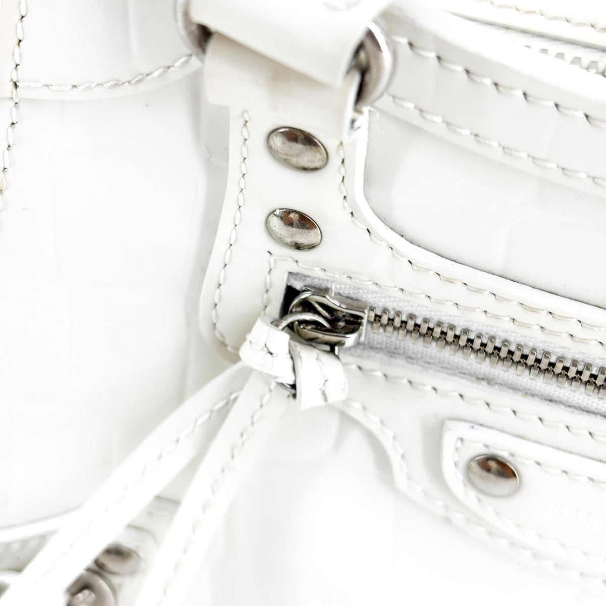 Balenciaga Neo Classic City Leather White Leather Handbag (Pre-Owned)