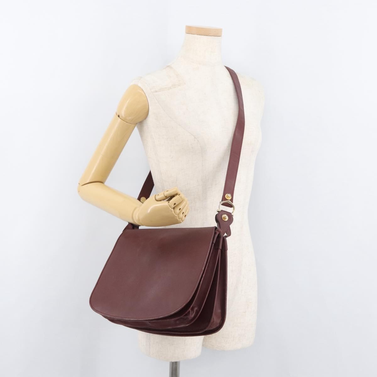 Cartier Must De Cartier Leather Burgundy Leather Shoulder Bag Bag (Pre-Owned)