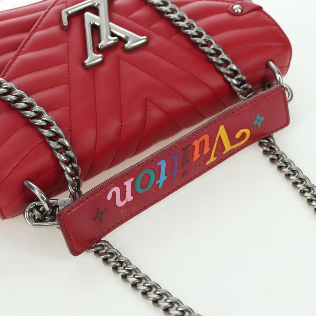 Louis Vuitton New Wave Chain Quilted Leather Red Leather Handbag (Pre-Owned)