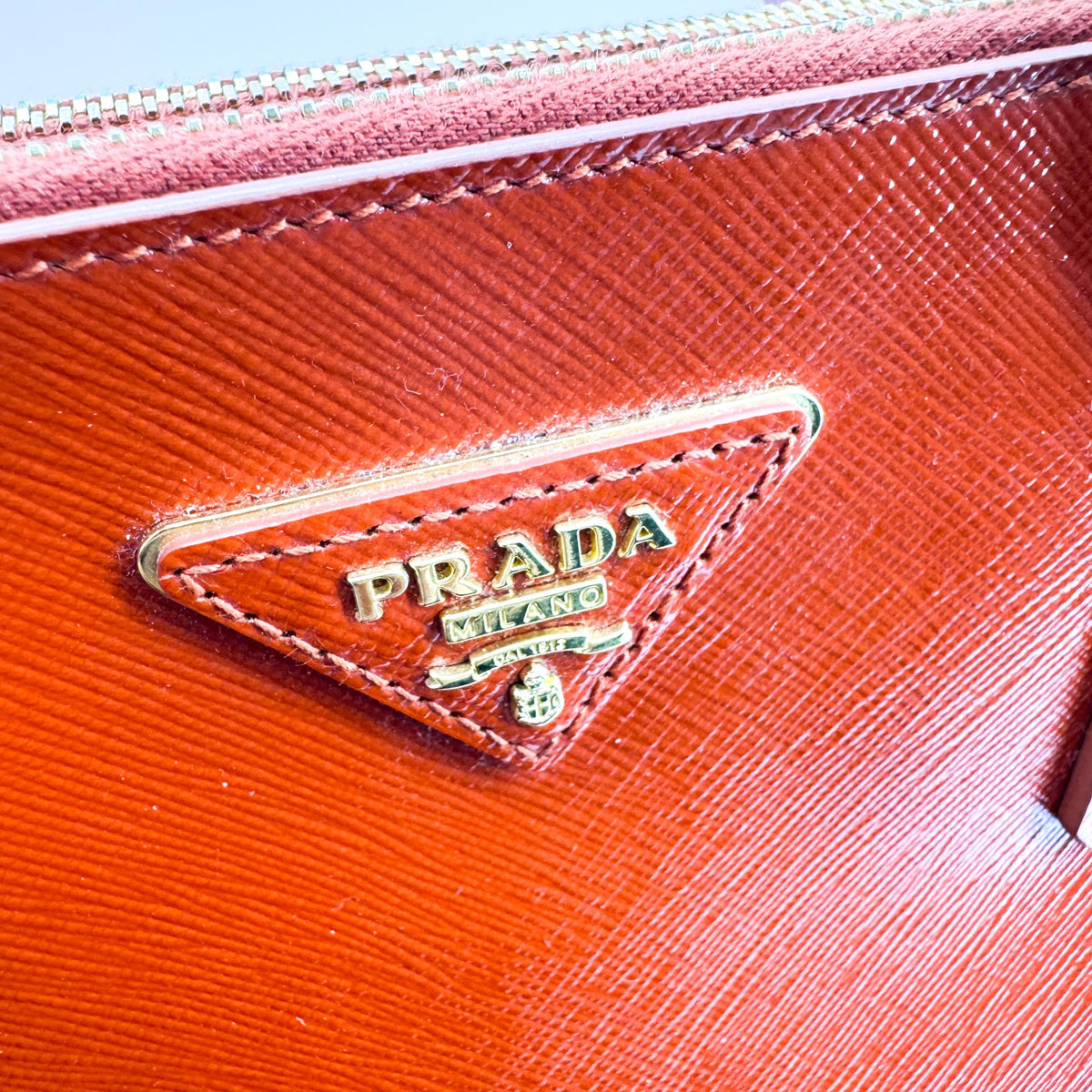 Prada Galleria  Strap Leather Red Leather Handbag (Pre-Owned)