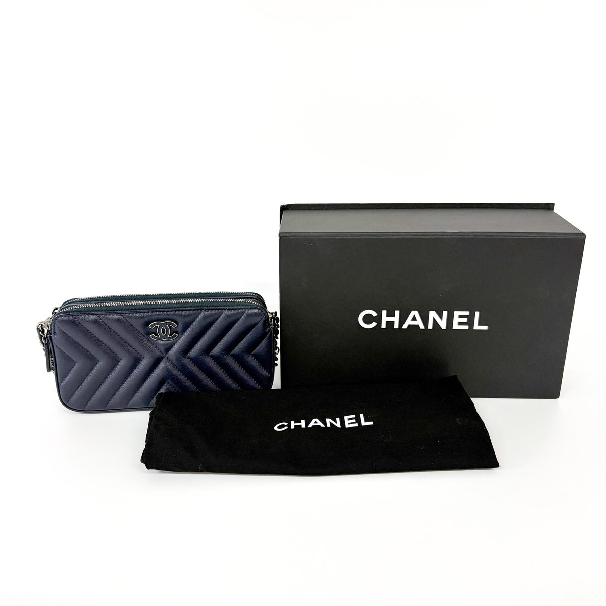 Chanel Cc Double Zip Clutch With Chain Chevron Lambskin Navy Leather Clutche & Pouche Bag (Pre-Owned)