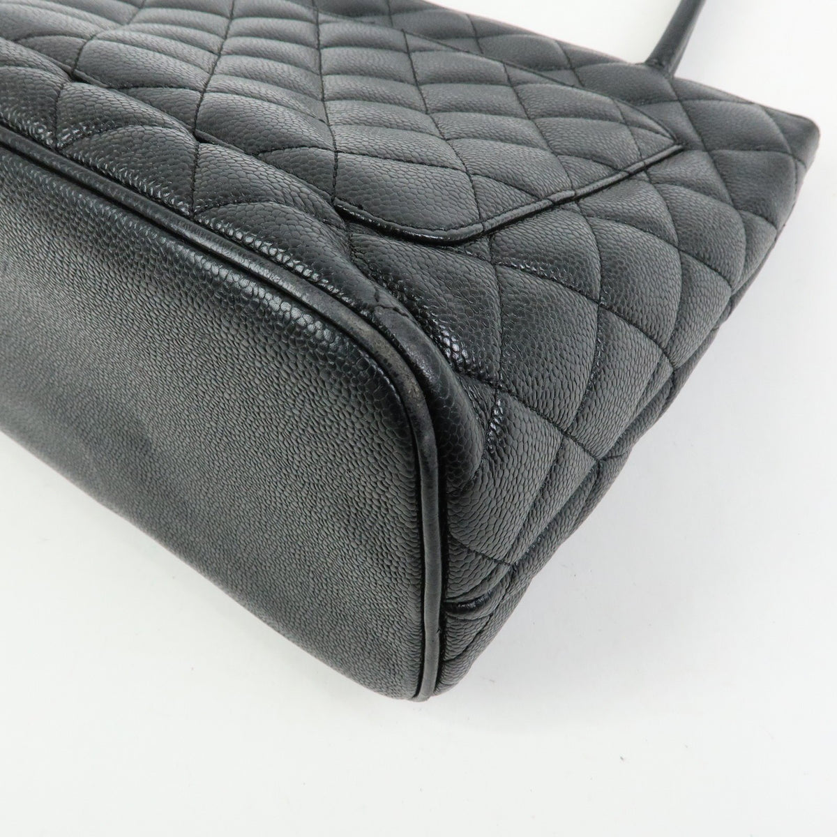 Chanel Medallion Quilted Caviar Black Leather Tote Bag Bag (Pre-Owned)