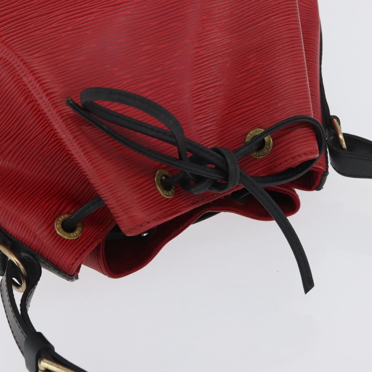 Louis Vuitton Bicolor Petit Noe Epi Leather Red Leather Handbag (Pre-Owned)
