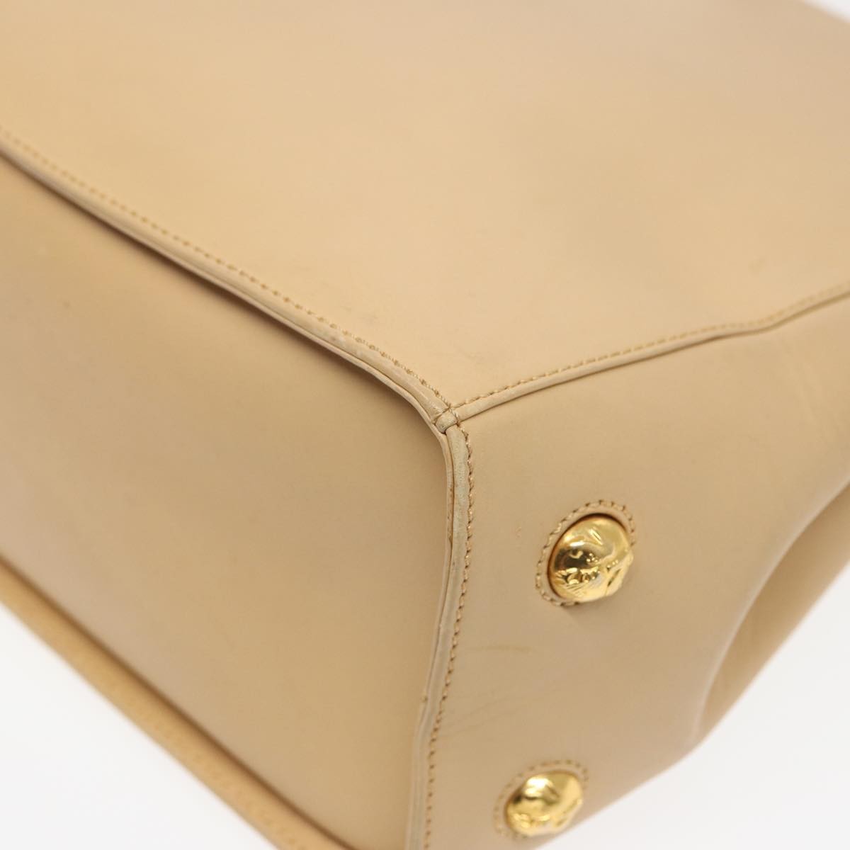 Salvatore Ferragamo Vintage Leather Beige Leather Shoulder Bag Bag (Pre-Owned)