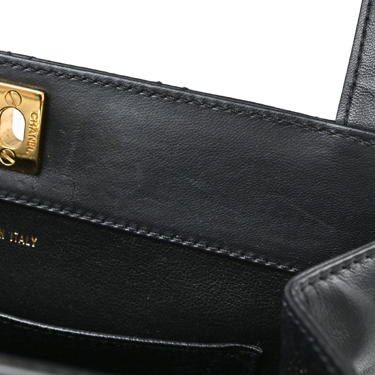 Chanel Vintage Stich Leather Black Leather Shoulder Bag Bag (Pre-Owned)