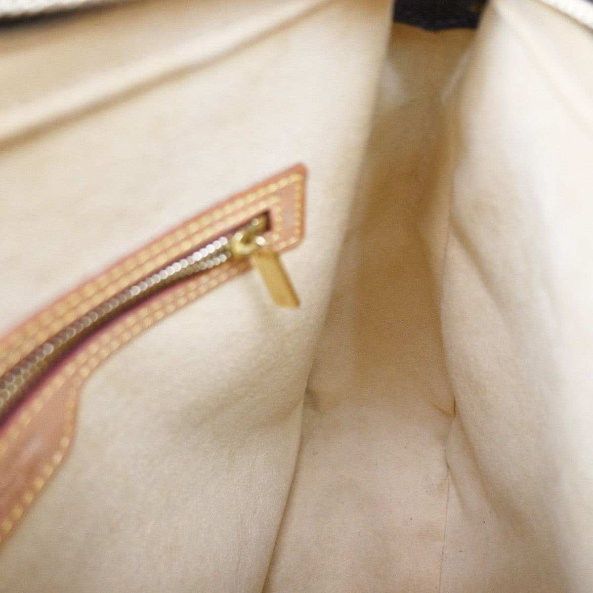 Louis Vuitton Looping Monogram Canvas Brown Canvas Handbag (Pre-Owned)