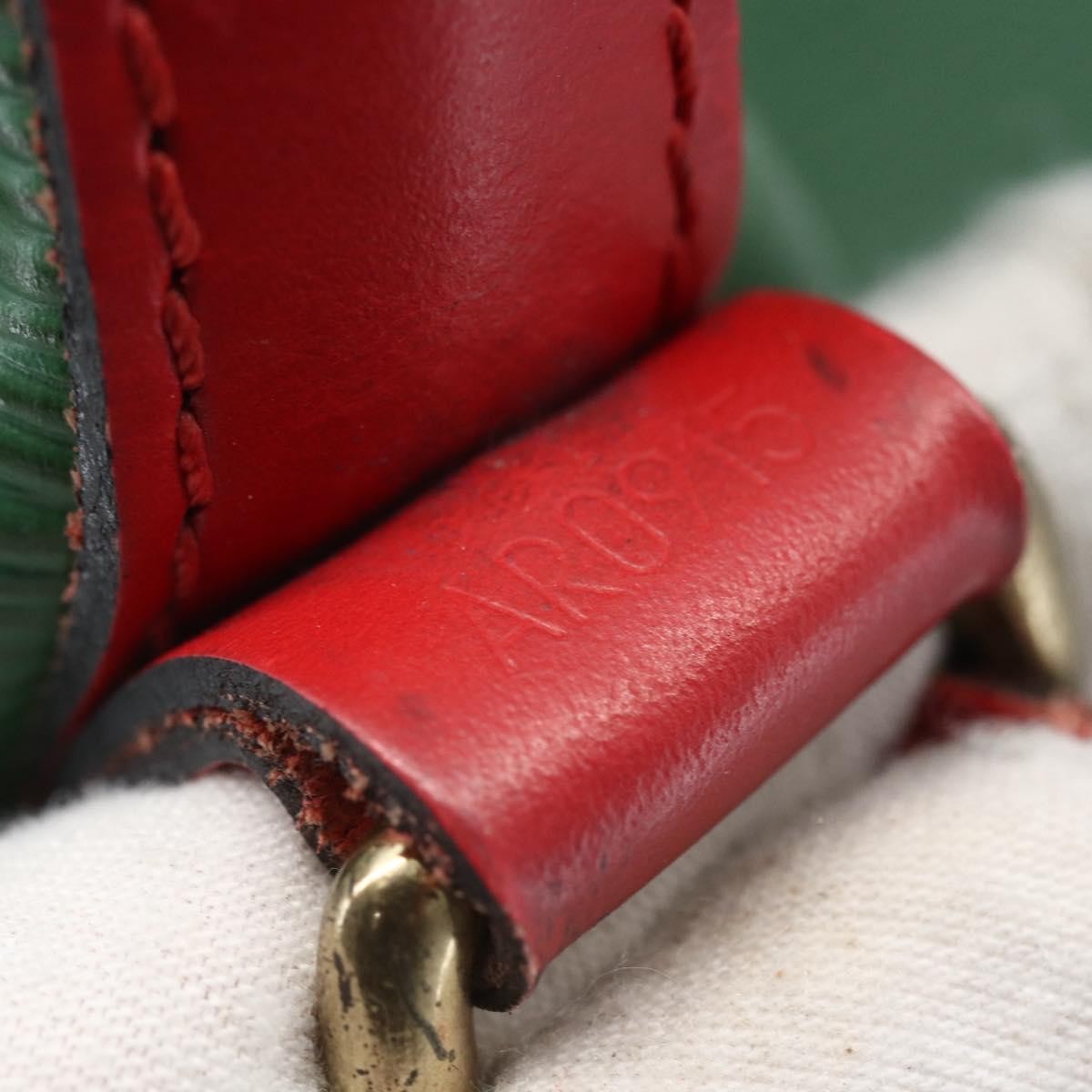 Louis Vuitton Bicolor Petit Noe Epi Leather Green Leather Shoulder Bag Bag (Pre-Owned)