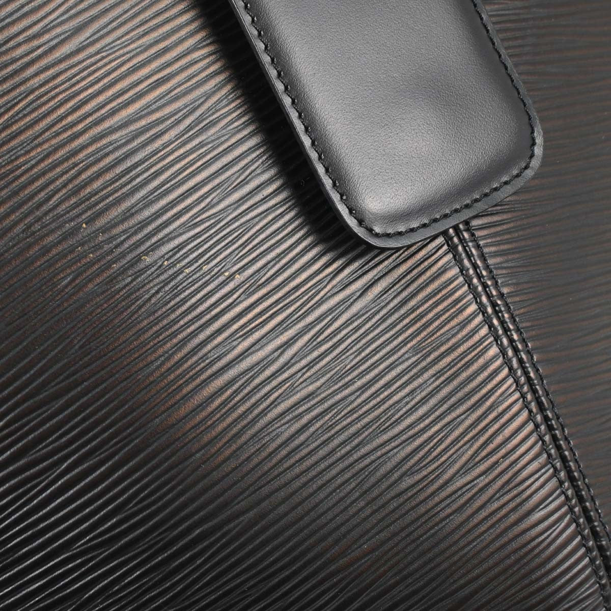 Louis Vuitton Reverie Epi Leather Black Leather Shoulder Bag Bag (Pre-Owned)