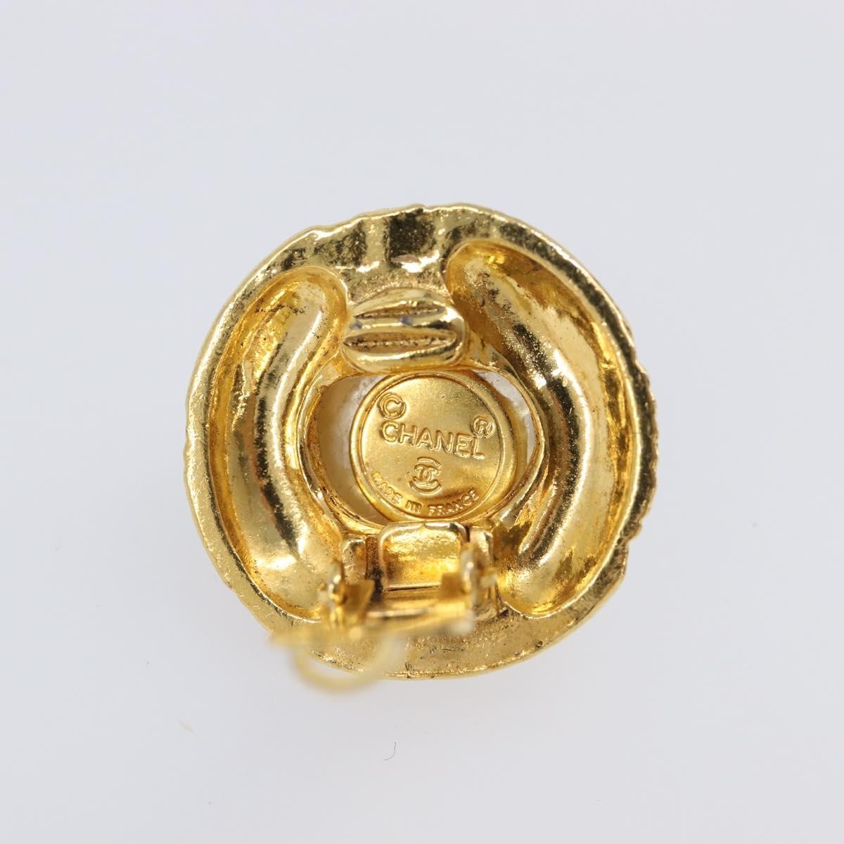 Chanel Vintage Round Clip-On Metal Gold Metal Earrings Jewelry (Pre-Owned)
