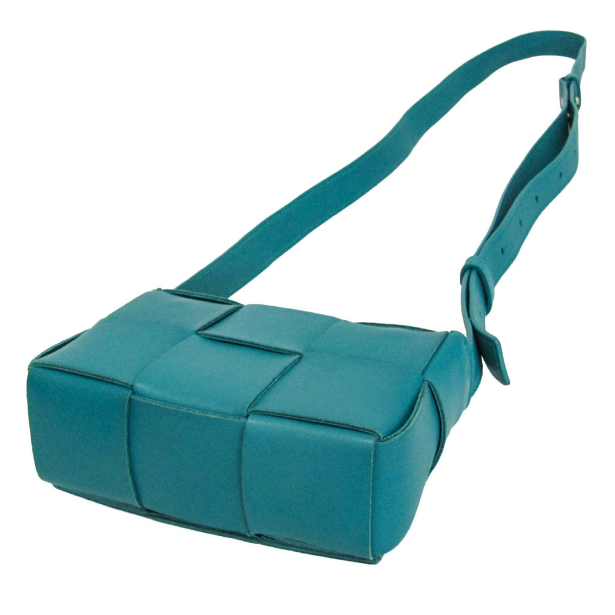 Bottega Veneta Cassette Maxi Intrecciato Leather Blue Leather Clutche & Pouche Bag (Pre-Owned)
