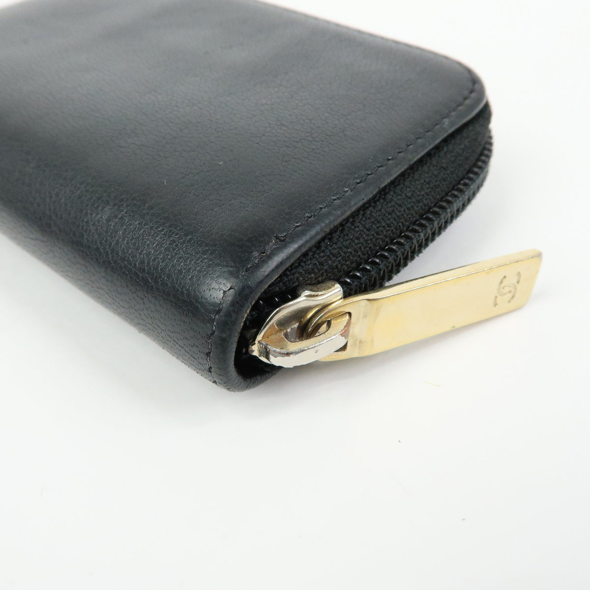 Chanel Timeless Cc Zipped Calfskin Black Leather Wallets Accessory (Pre-Owned)