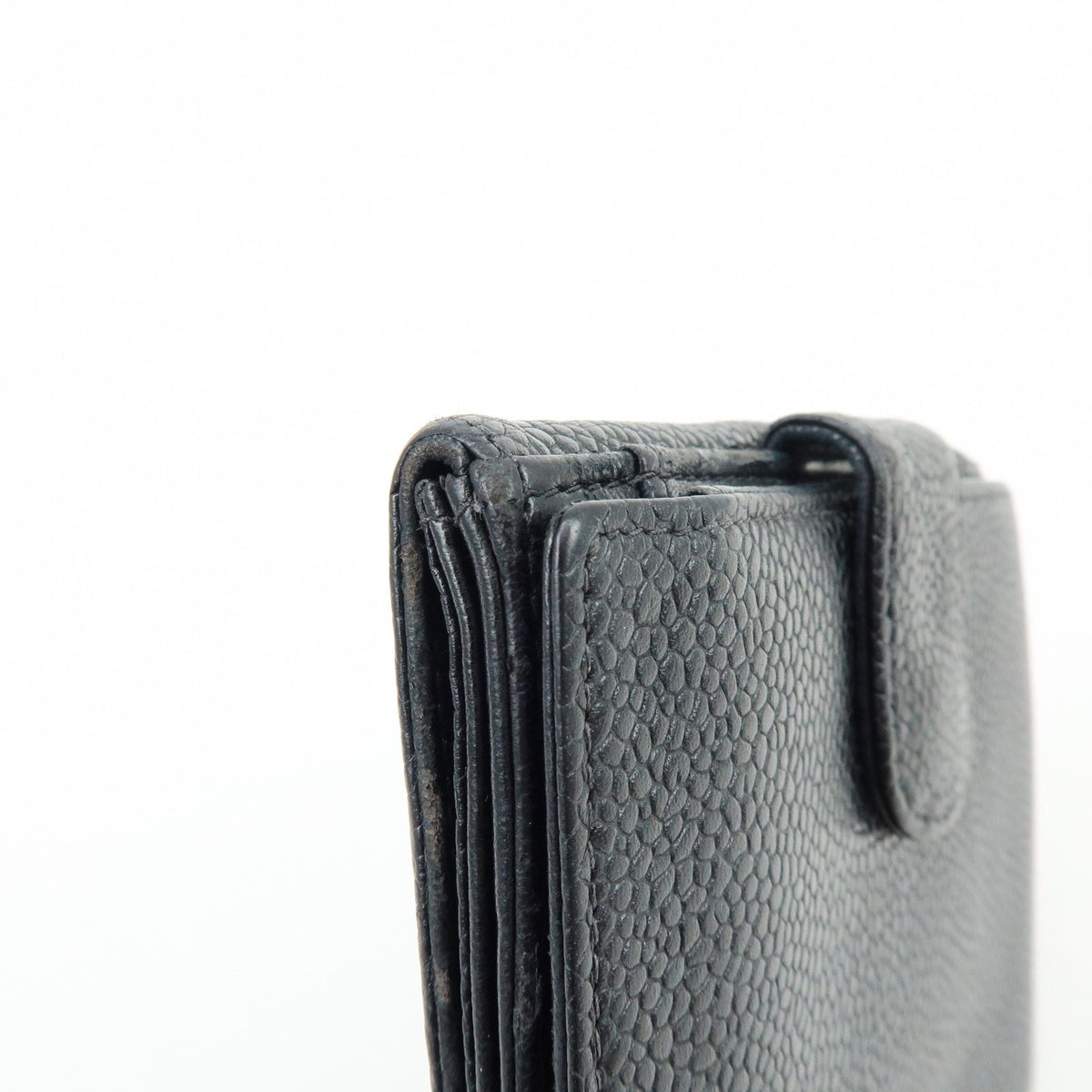 Chanel Vintage Timeless Bifold Caviar Black Leather Wallets Accessory (Pre-Owned)