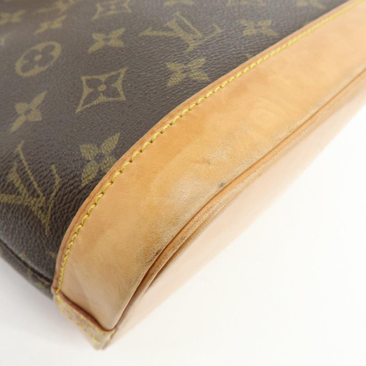 Louis Vuitton Alma Monogram Canvas Brown Canvas Handbag (Pre-Owned)