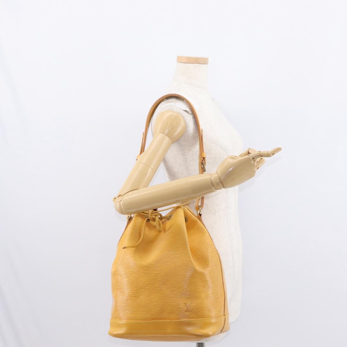 Louis Vuitton Noe Epi Leather Yellow Leather Shoulder Bag Bag (Pre-Owned)