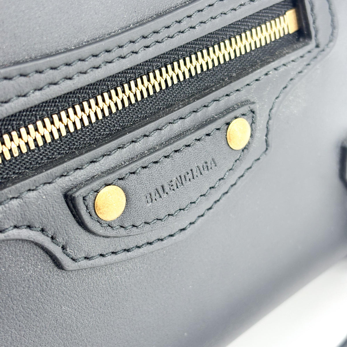 Balenciaga Neo Classic City Leather Black Leather Handbag (Pre-Owned)