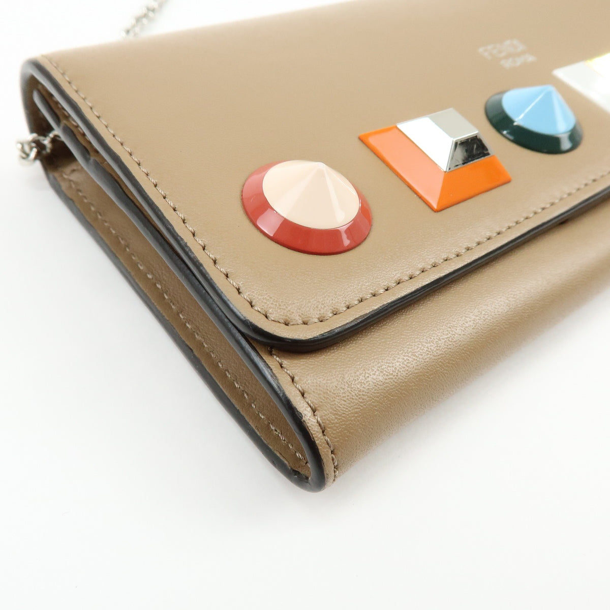 Fendi Continental Wallet On Chain Studded Leather Beige Leather Crossbody Bag Bag (Pre-Owned)