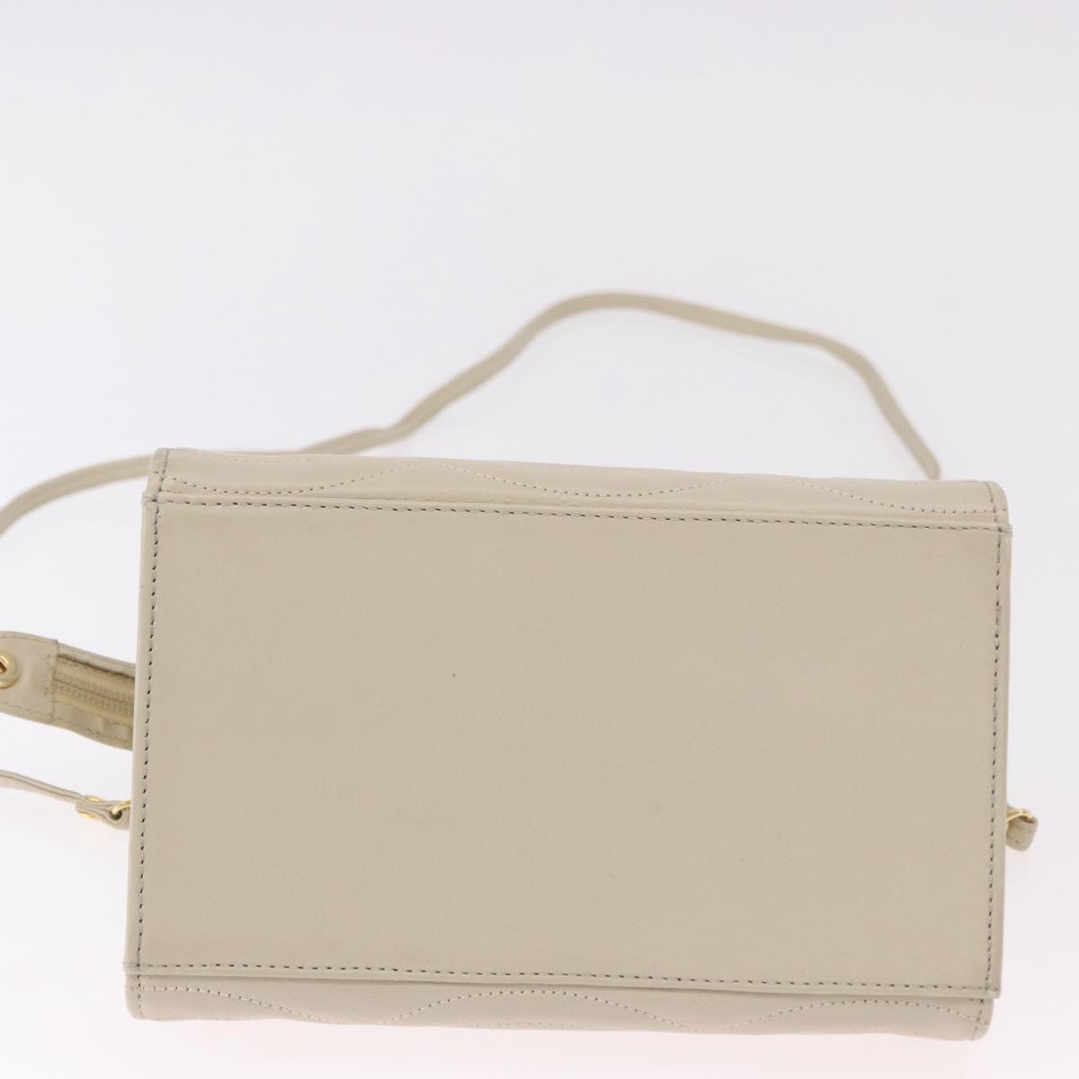 Fendi Vintage Handbag Leather Beige Leather Handbag (Pre-Owned)