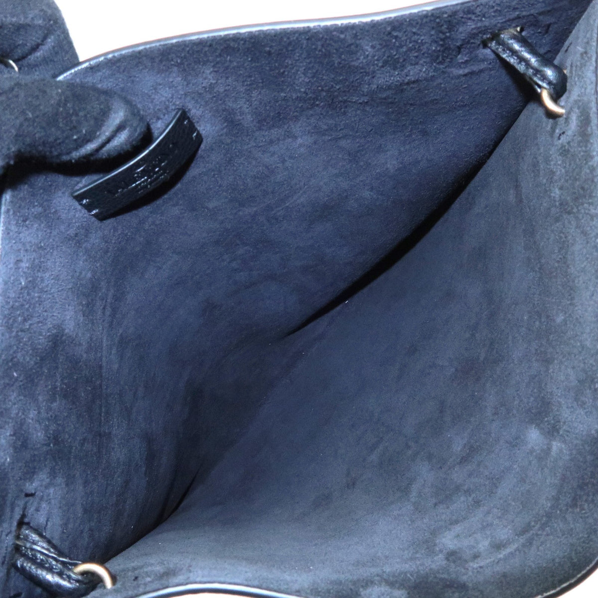 Valentino Garavani Vintage Leather Black Leather Shoulder Bag Bag (Pre-Owned)