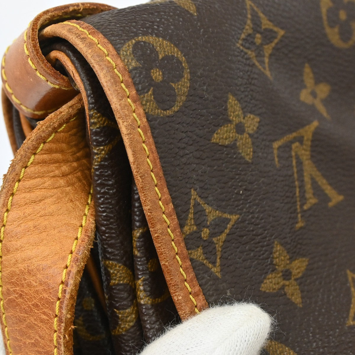 Louis Vuitton Saumur Monogram Canvas Brown Canvas Handbag (Pre-Owned)