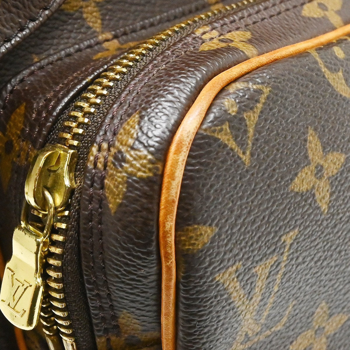 Louis Vuitton Nil Messenger Monogram Canvas Brown Canvas Shoulder Bag Bag (Pre-Owned)