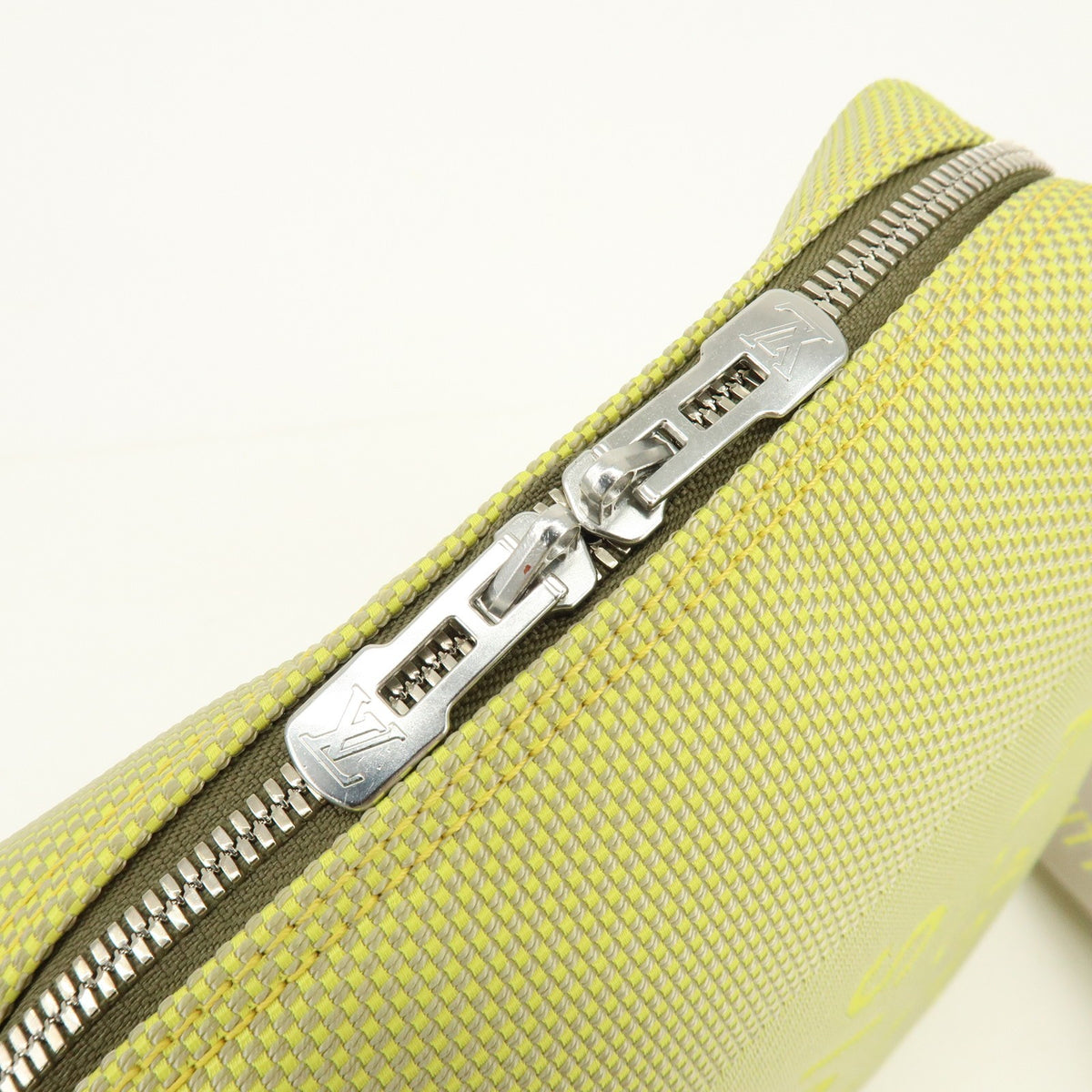 Louis Vuitton Cup Weathery Damier Geant Canvas Green Canvas Handbag (Pre-Owned)