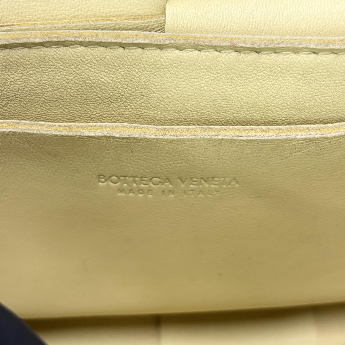 Bottega Veneta Fun Cassette Maxi Intrecciato Leather Yellow Leather Crossbody Bag Bag (Pre-Owned)