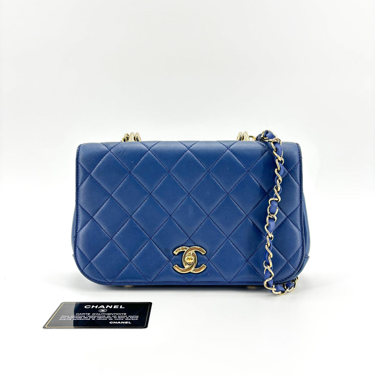 Chanel Carry Chic Flap Quilted Lambskin Blue Leather Shoulder Bag Bag (Pre-Owned)