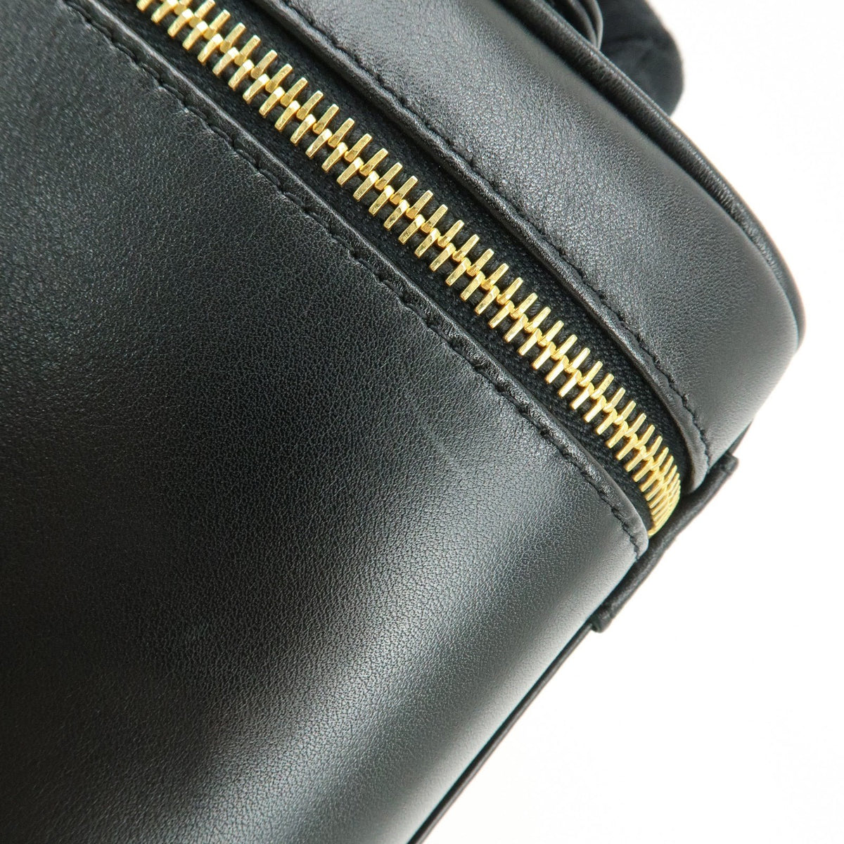 Chanel Vanity Leather Black Leather Handbag (Pre-Owned)