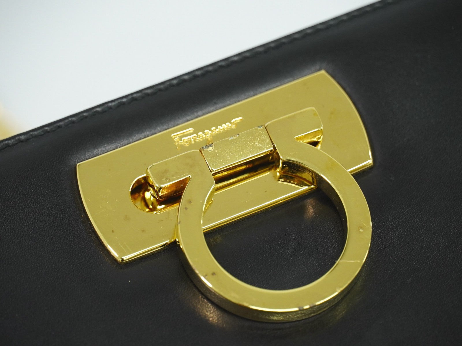 Salvatore Ferragamo Vintage Gancini Chain Leather Black Leather Shoulder Bag Bag (Pre-Owned)