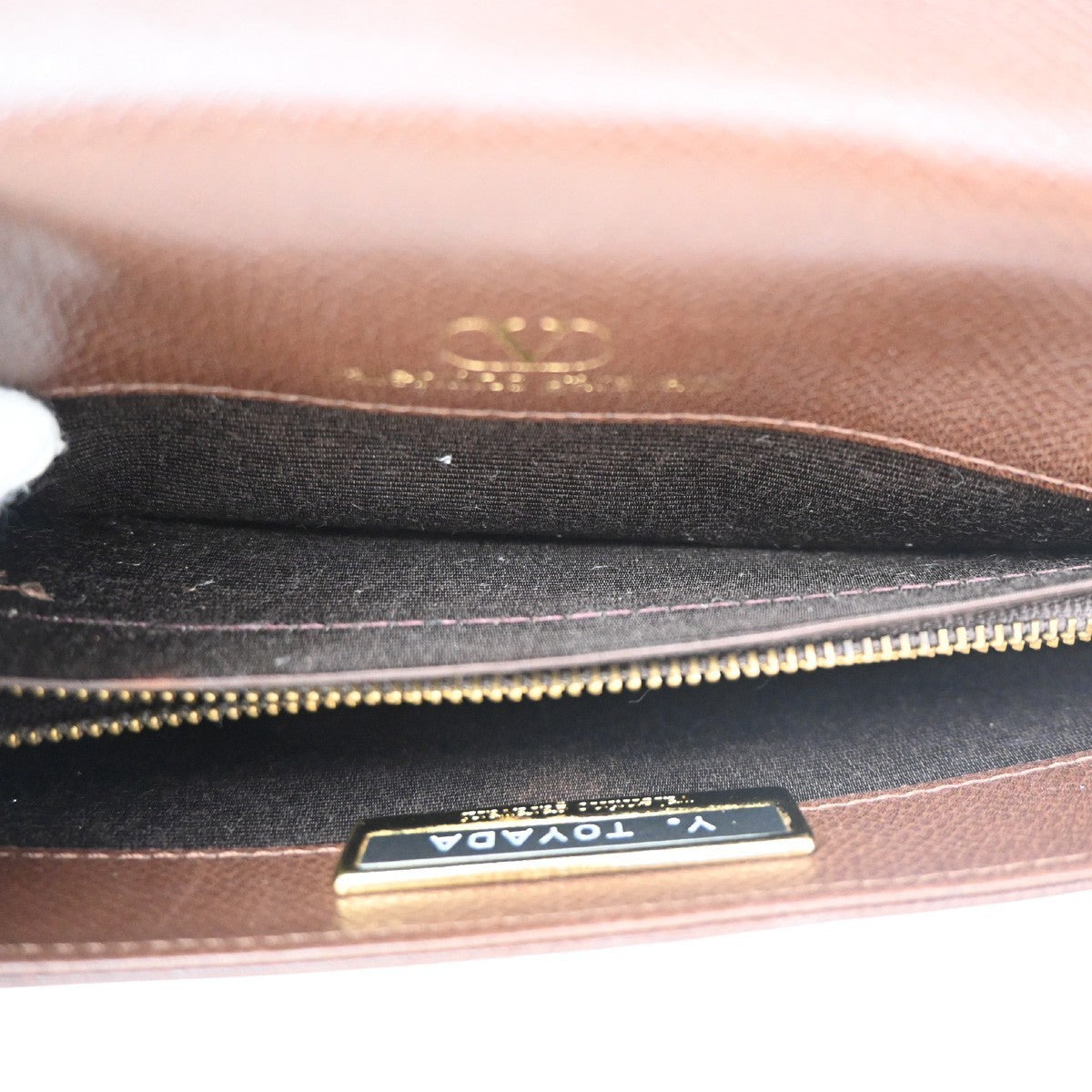 Valentino Garavani Vltn Flap Clutch Leather Brown Leather Shoulder Bag Bag (Pre-Owned)