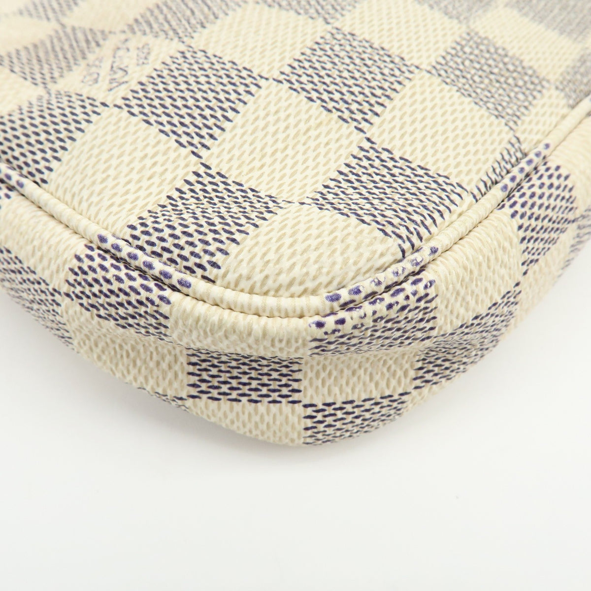 Louis Vuitton Pochette Accessoires Damier White Canvas Clutche & Pouche Bag (Pre-Owned)