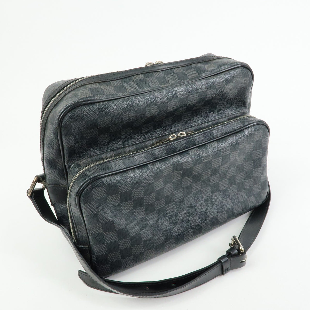 Louis Vuitton Leoh Damier Black Canvas Crossbody Bag Bag (Pre-Owned)