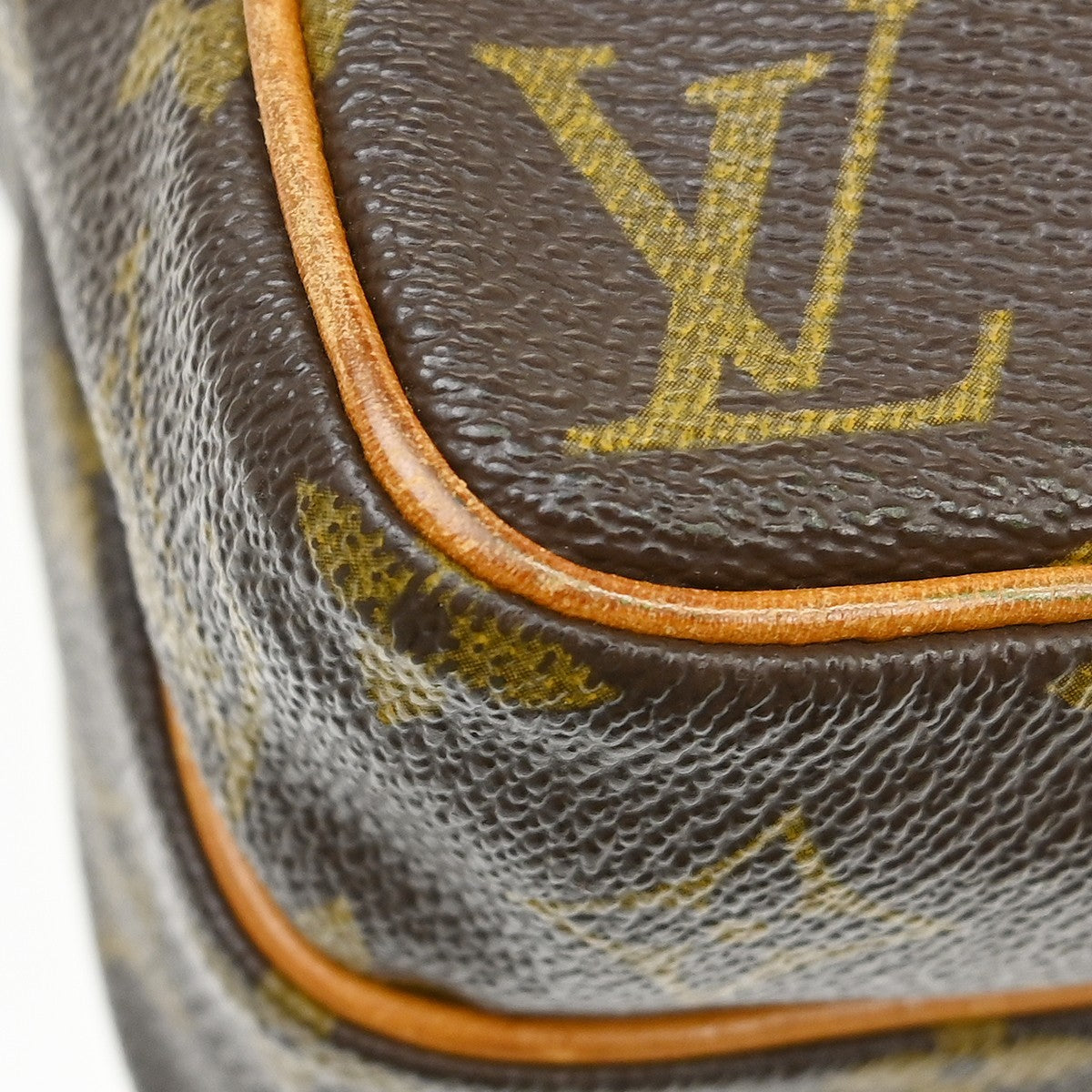 Louis Vuitton Amazone Monogram Canvas Brown Canvas Shoulder Bag Bag (Pre-Owned)