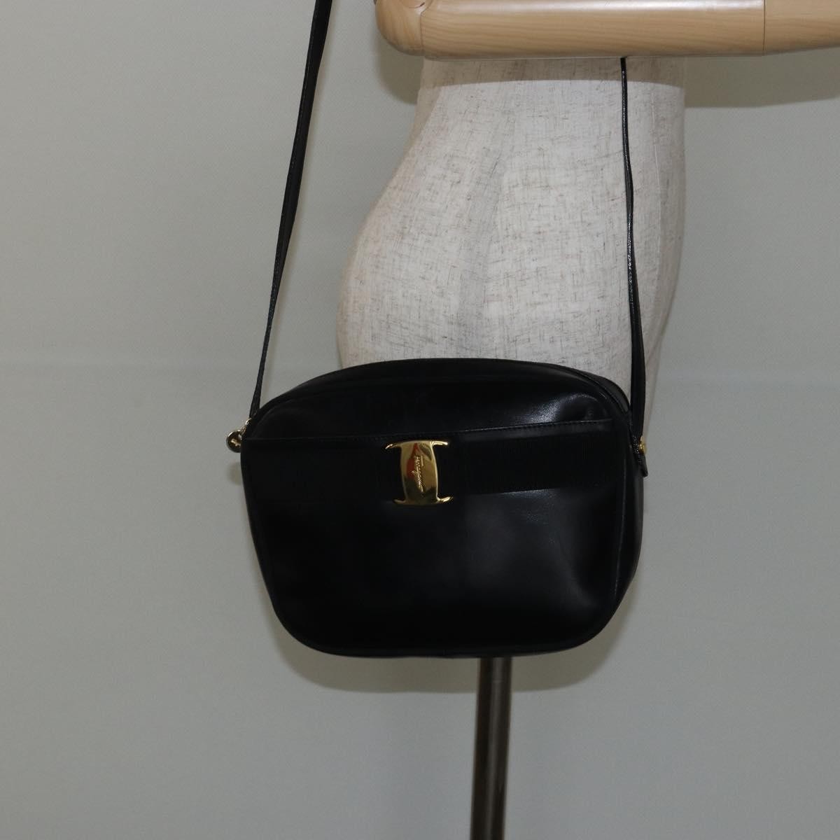 Salvatore Ferragamo Vala Leather Black Leather Shoulder Bag Bag (Pre-Owned)
