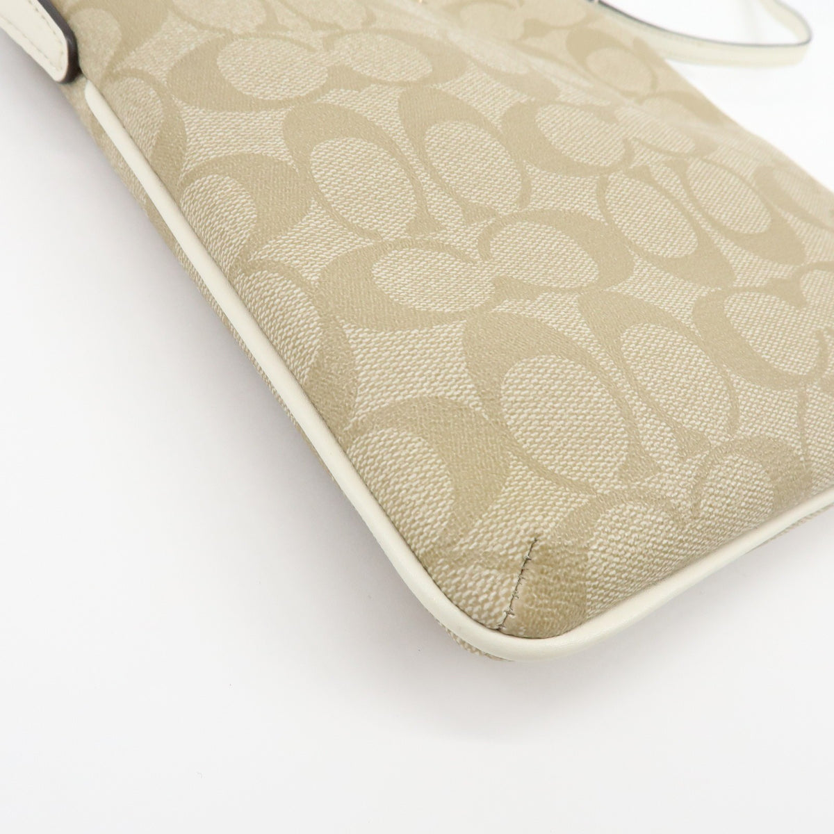 Coach Shoulder Canvas Beige Canvas Handbag (Pre-Owned)