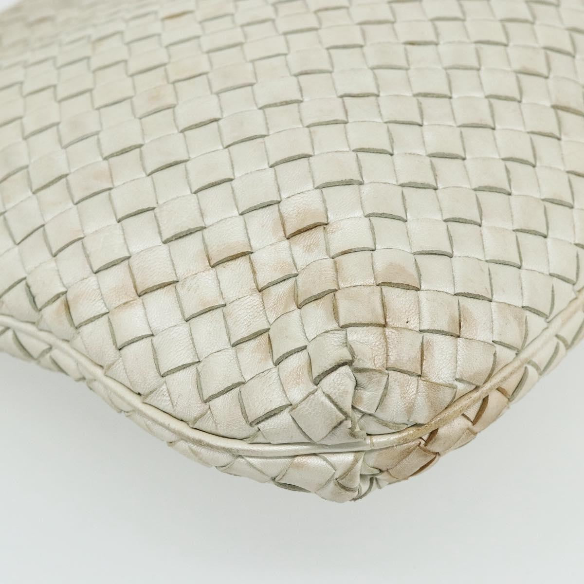 Bottega Veneta Intrecciato Shoulder Leather White Leather Shoulder Bag Bag (Pre-Owned)